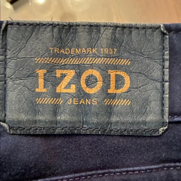 Izod Men's Deep Blue Jeans - Picture 2 of 5